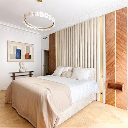 Elegant Luxury Apartment For 6 On Champs-Elysees Paris Exterior photo