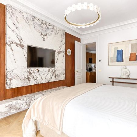 Elegant Luxury Apartment For 6 On Champs-Elysees Paris Exterior photo